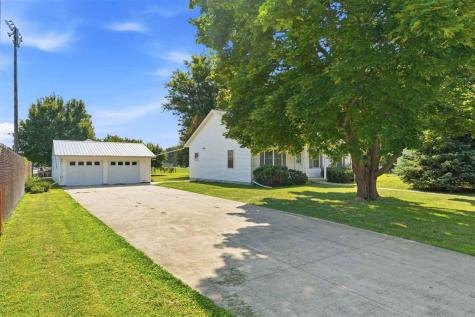 834 S 9th Avenue Washington IA 52353