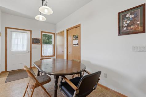 834 S 9th Avenue Washington IA 52353