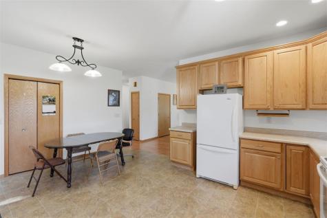 834 S 9th Avenue Washington IA 52353