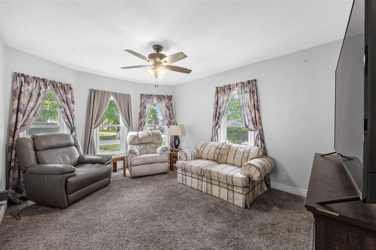 908 Lynn Street Tipton IA 52772