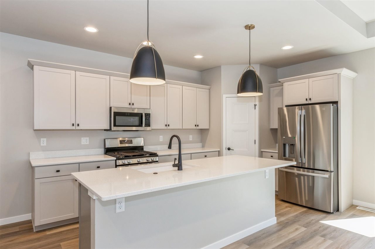 3110 Sunflower Street Ely IA 52227