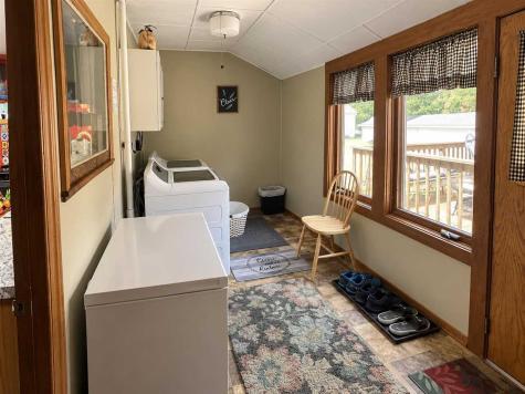 106 E 6th Street IA 50228