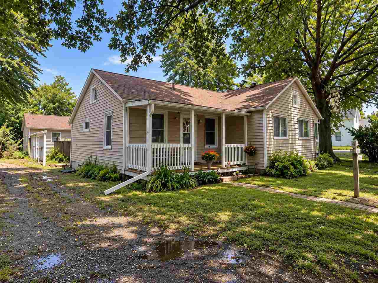 106 E 6th Street IA 50228