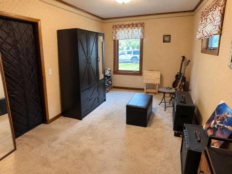 106 E 6th Street IA 50228