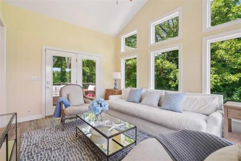 2804 NW Deer Valley Drive Swisher IA 52338