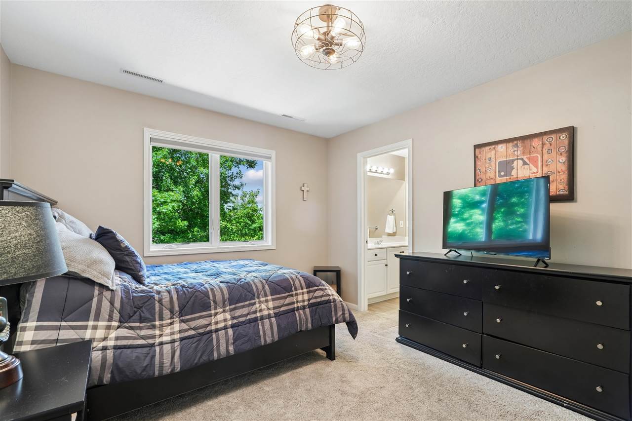 2804 NW Deer Valley Drive Swisher IA 52338