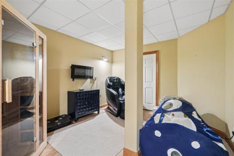 2804 NW Deer Valley Drive Swisher IA 52338
