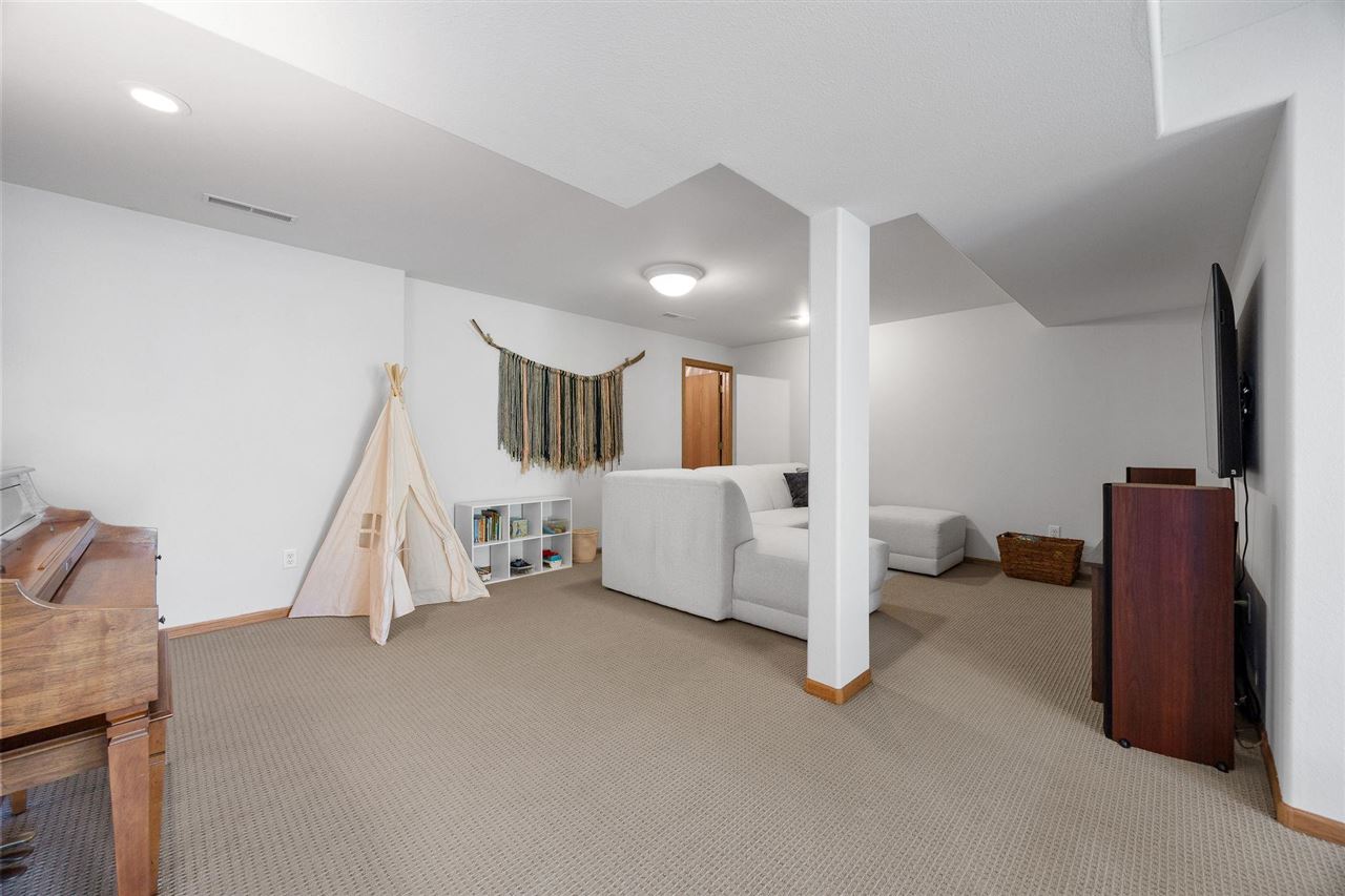 74 Galway Circle Iowa City IA 52246
