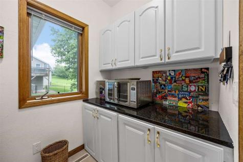 1280 NE Winchester Drive Swisher IA 52338