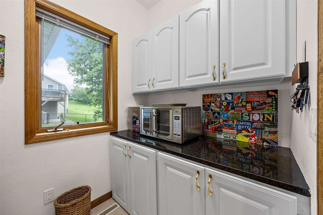 1280 NE Winchester Drive Swisher IA 52338