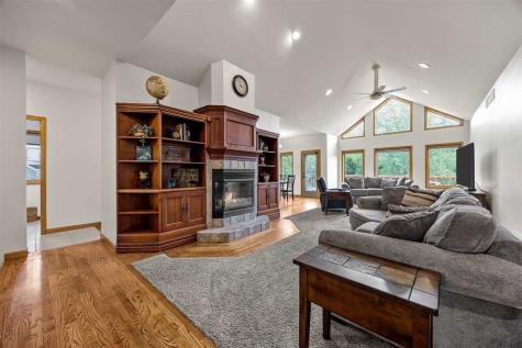 1280 NE Winchester Drive Swisher IA 52338