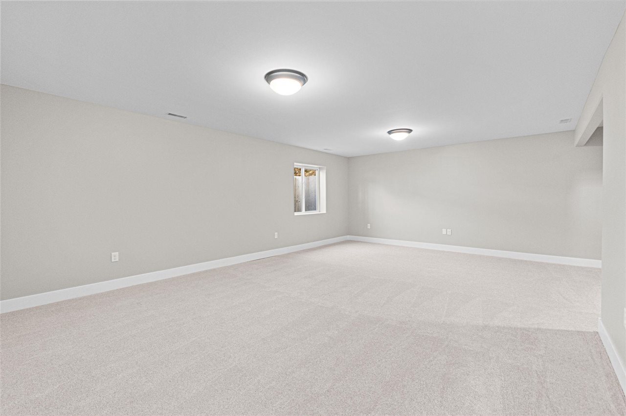 284 Pine Grove Lane Iowa City IA 52246