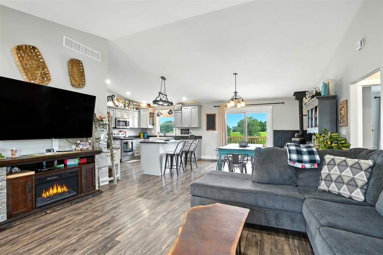 3327 Terrace Lake Road Crawfordsville IA 52621