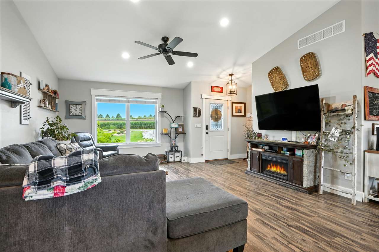 3327 Terrace Lake Road Crawfordsville IA 52621