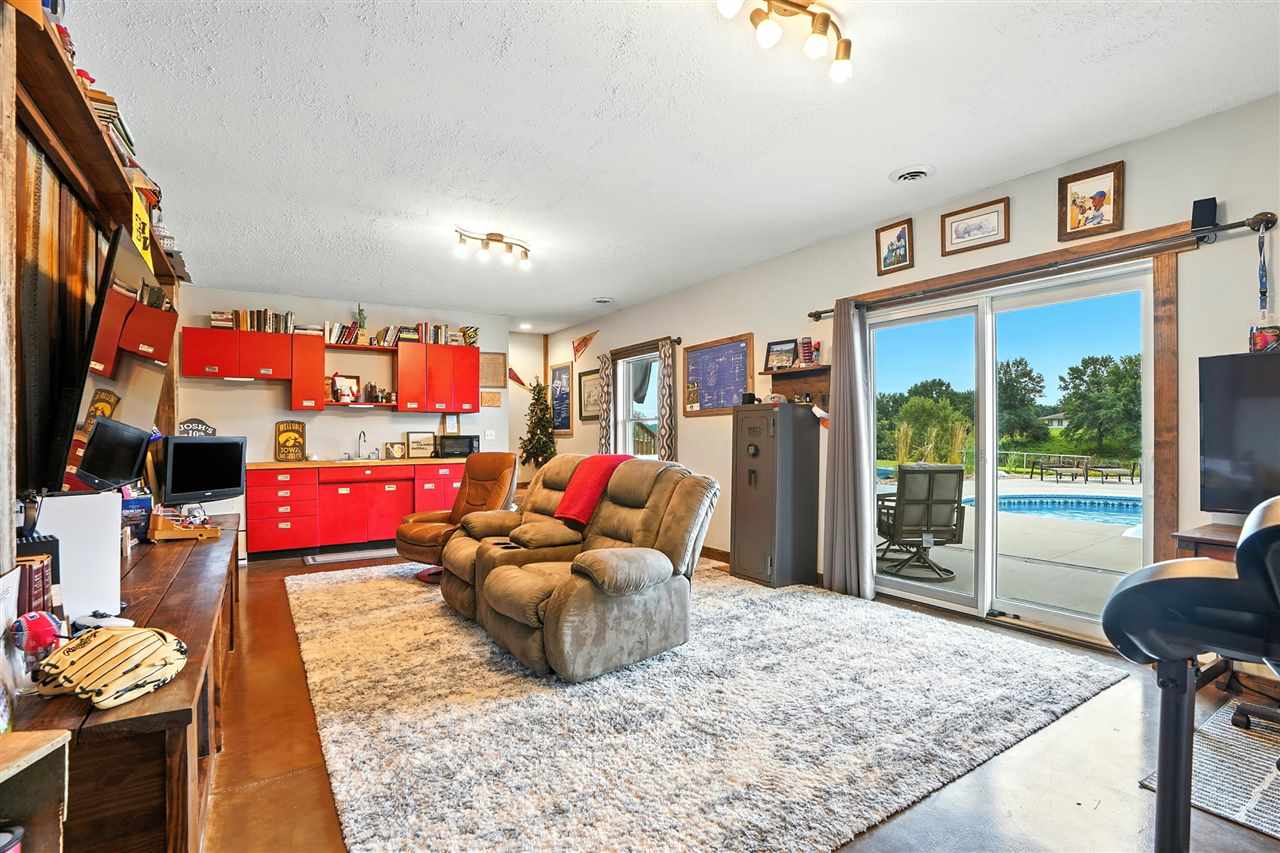 3327 Terrace Lake Road Crawfordsville IA 52621