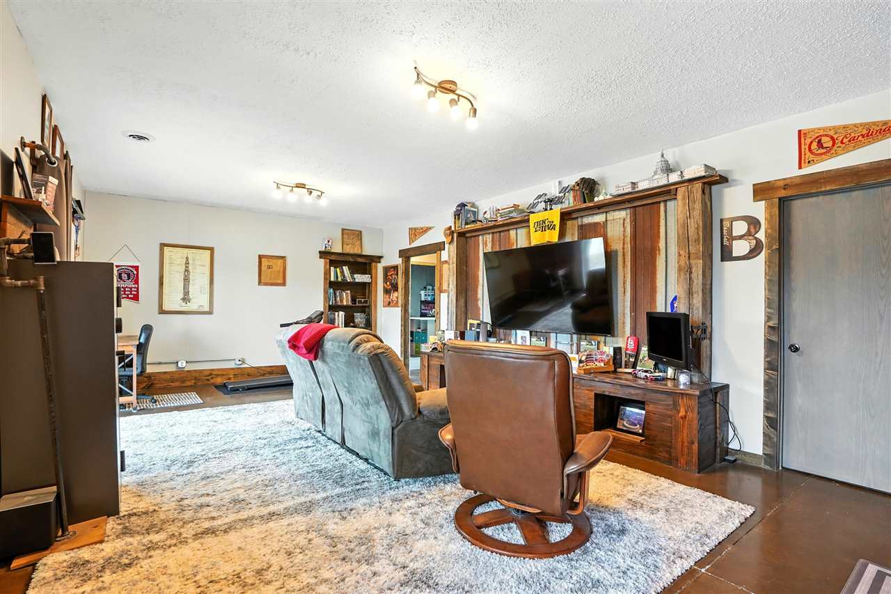 3327 Terrace Lake Road Crawfordsville IA 52621