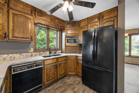 3840 Holly Drive SW Cedar Rapids IA 52404