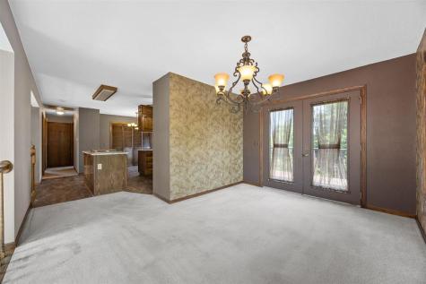 3840 Holly Drive SW Cedar Rapids IA 52404