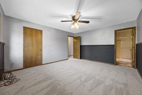 3840 Holly Drive SW Cedar Rapids IA 52404