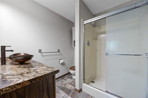 3840 Holly Drive SW Cedar Rapids IA 52404