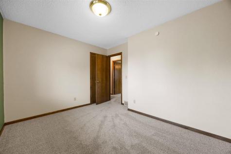 3840 Holly Drive SW Cedar Rapids IA 52404