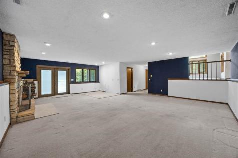 3840 Holly Drive SW Cedar Rapids IA 52404