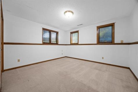 3840 Holly Drive SW Cedar Rapids IA 52404