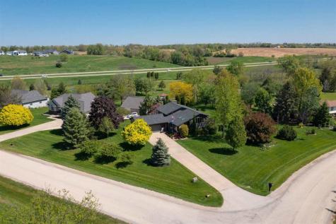 3840 Holly Drive SW Cedar Rapids IA 52404