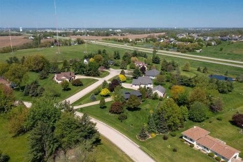 3840 Holly Drive SW Cedar Rapids IA 52404