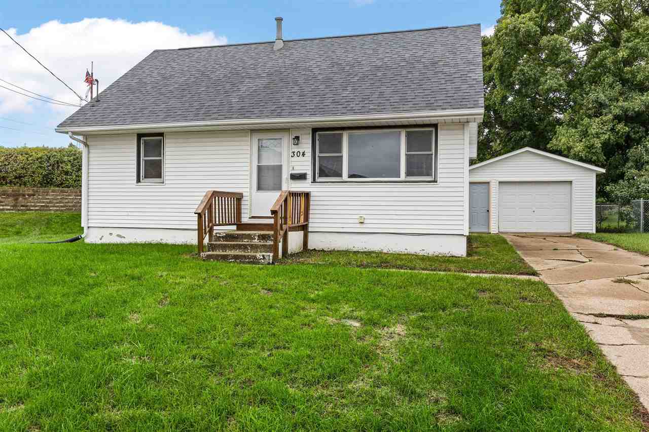 Hiawatha IA, 304 B Avenue