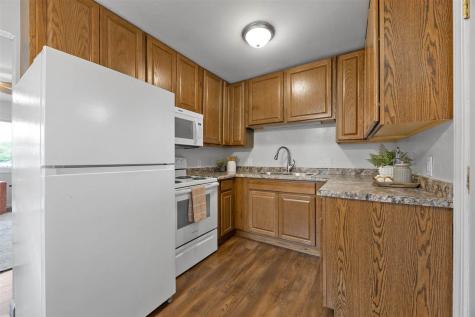 304 B Avenue Hiawatha IA 52233