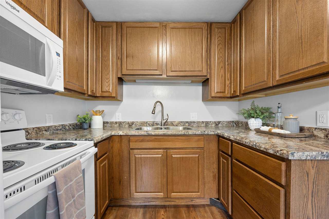 304 B Avenue Hiawatha IA 52233