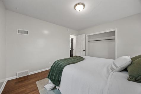 304 B Avenue Hiawatha IA 52233