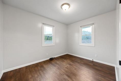 304 B Avenue Hiawatha IA 52233