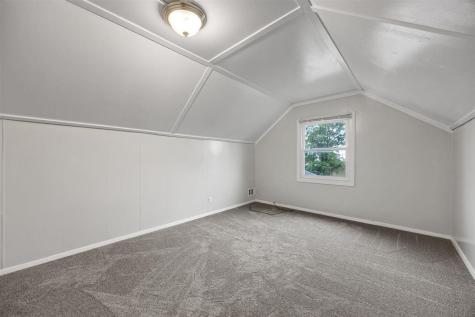304 B Avenue Hiawatha IA 52233