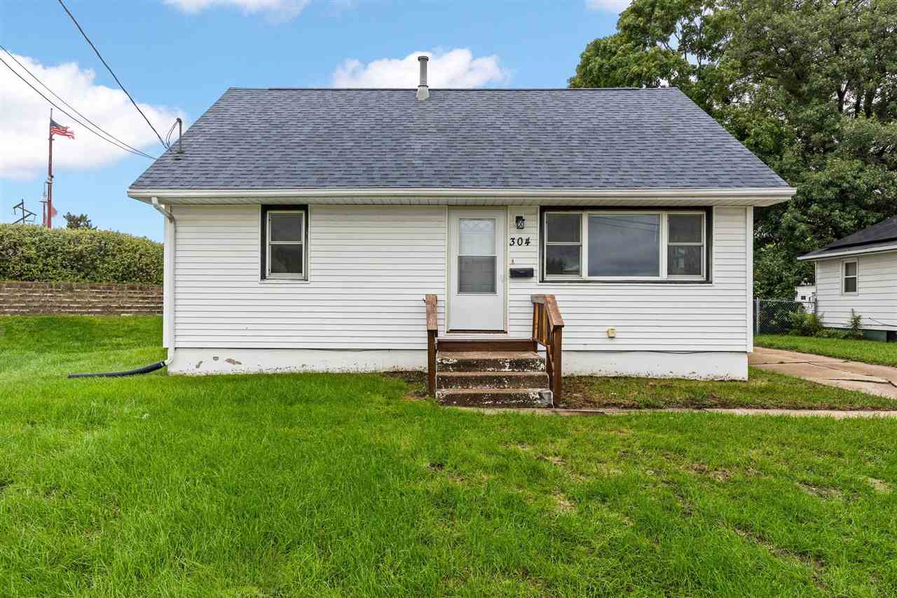 304 B Avenue Hiawatha IA 52233