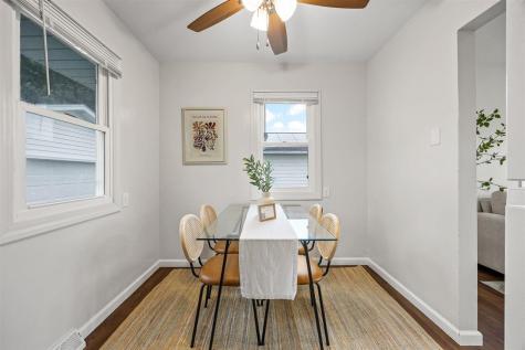 304 B Avenue Hiawatha IA 52233