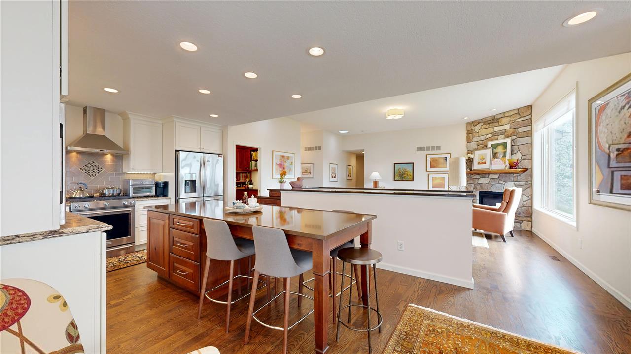 2096 Glen Oaks Drive Coralville IA 52241