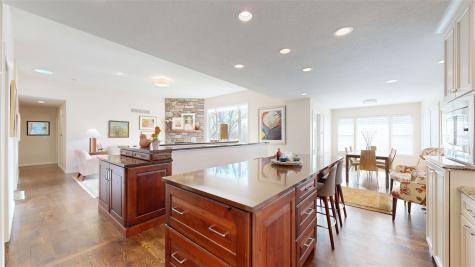 2096 Glen Oaks Drive Coralville IA 52241