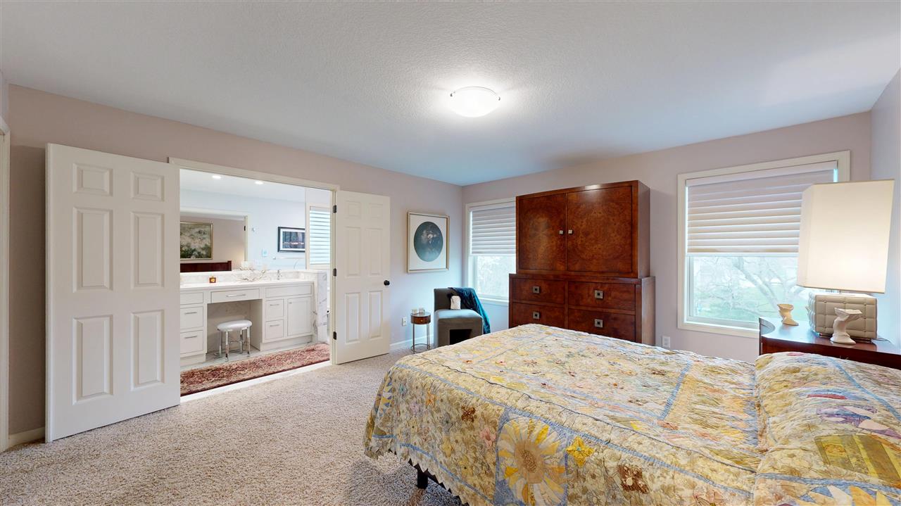 2096 Glen Oaks Drive Coralville IA 52241