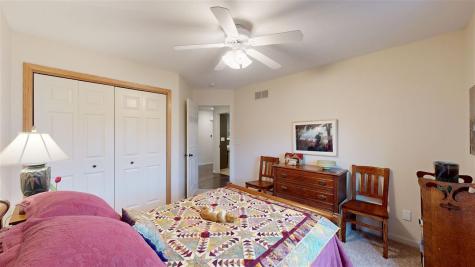 2096 Glen Oaks Drive Coralville IA 52241