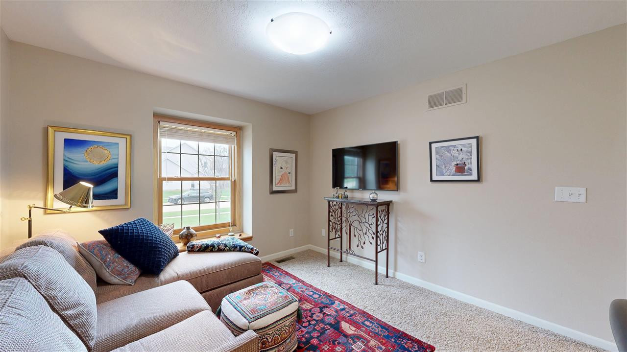 2096 Glen Oaks Drive Coralville IA 52241