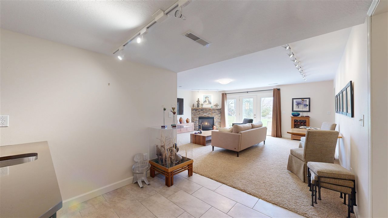 2096 Glen Oaks Drive Coralville IA 52241