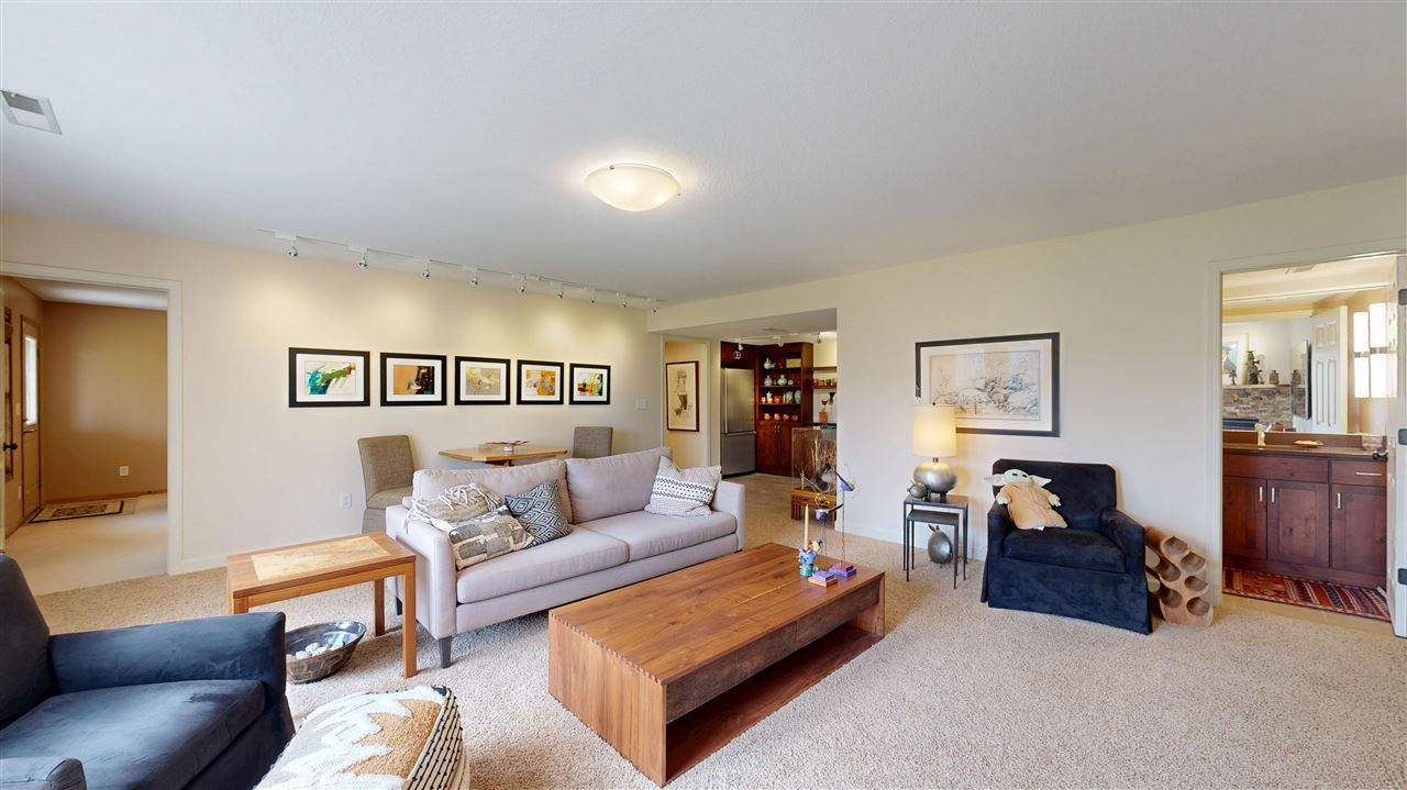 2096 Glen Oaks Drive Coralville IA 52241