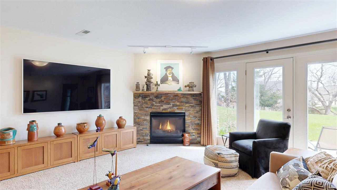 2096 Glen Oaks Drive Coralville IA 52241