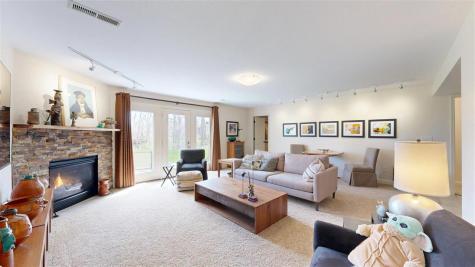 2096 Glen Oaks Drive Coralville IA 52241