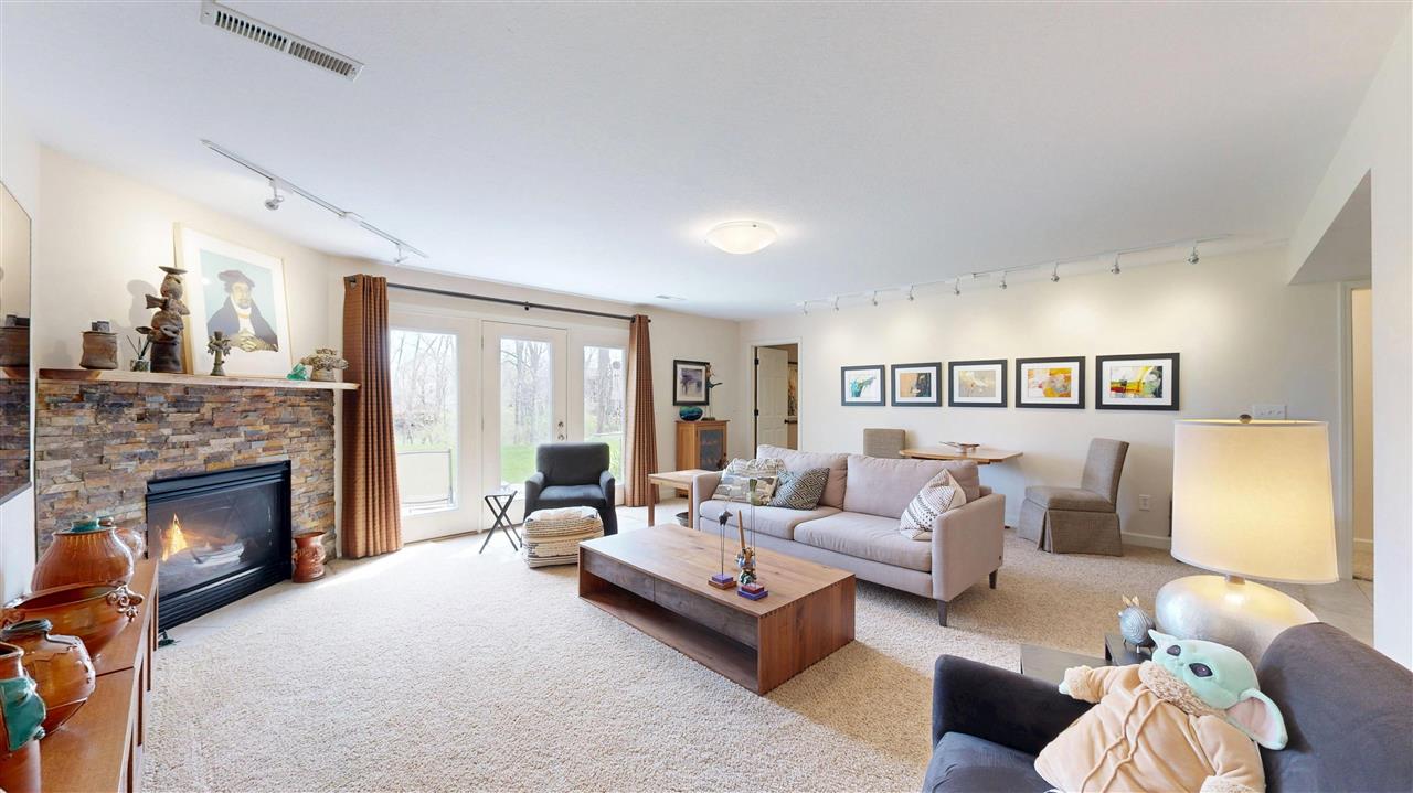 2096 Glen Oaks Drive Coralville IA 52241