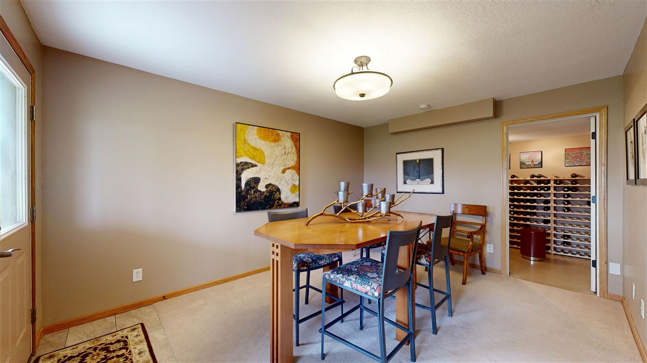 2096 Glen Oaks Drive Coralville IA 52241
