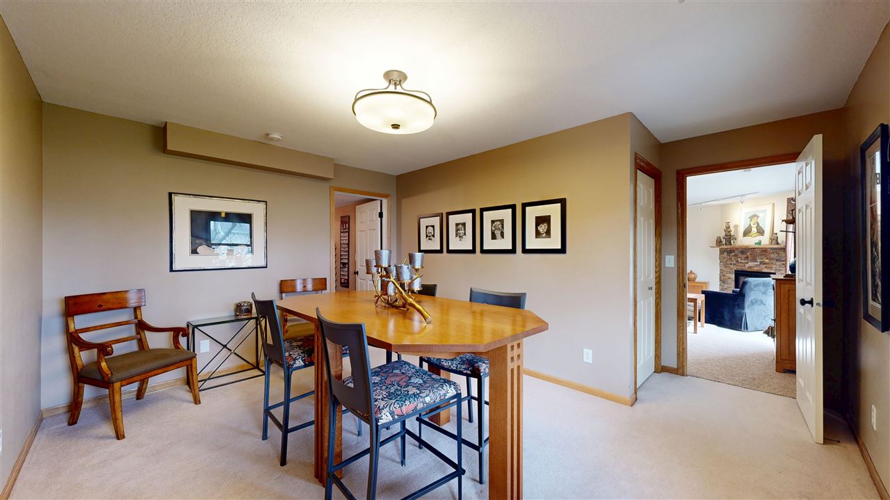 2096 Glen Oaks Drive Coralville IA 52241