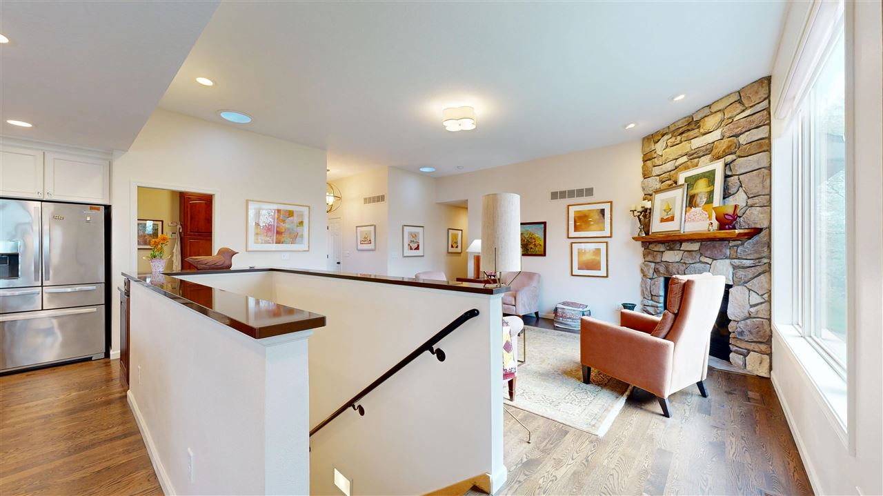 2096 Glen Oaks Drive Coralville IA 52241